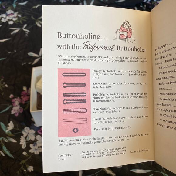 Singer Professional Buttonholer by Singer with Instructional Booklet Not Tested - Picture 12 of 12